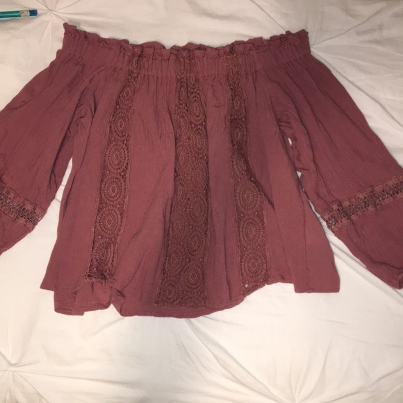 American Eagle Pink off the shoulder top - Picture 1 of 2